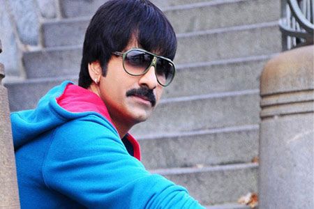 Mass Maharaja Ravi Teja all set for Bollywood debut!